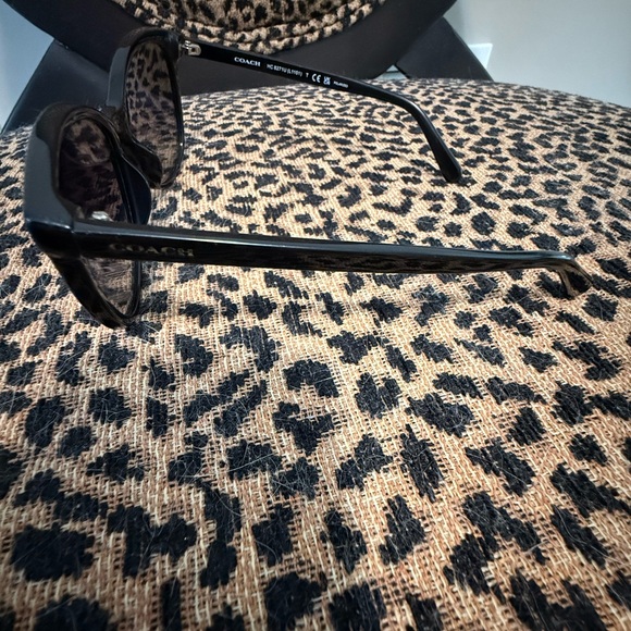 Coach Classic Black Sunglasses - Picture 3 of 4